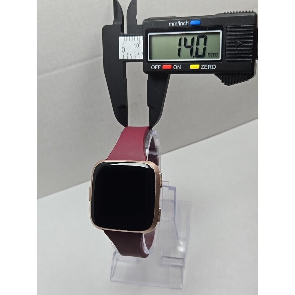 Fitbit Versa FB504 Smartwatch Heart Rate Bluetooth Activity Tracker W Charger - Picture 6 of 11